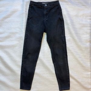 Black skinny jeans